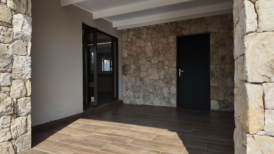 3 Bedroom Property for Sale in Stilbaai Wes Western Cape
